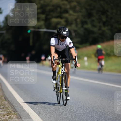 01.09.2024 - 17. Tribühne Triathlon H.Heesch http://msf.ph/oto/6946346 01.09.2024 11:52:35 Radfahren 463, 506, 520, 541, 574, 692 meine-sportfotos.de