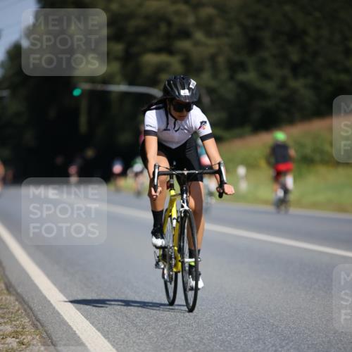 01.09.2024 - 17. Tribühne Triathlon H.Heesch http://msf.ph/oto/6946349 01.09.2024 11:52:35 Radfahren 463, 506, 520, 541, 574, 692 meine-sportfotos.de