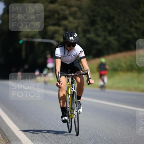 01.09.2024 - 17. Tribühne Triathlon H.Heesch http://msf.ph/oto/6946355 01.09.2024 11:52:35 Radfahren 463, 506, 520, 541, 574, 692 meine-sportfotos.de
