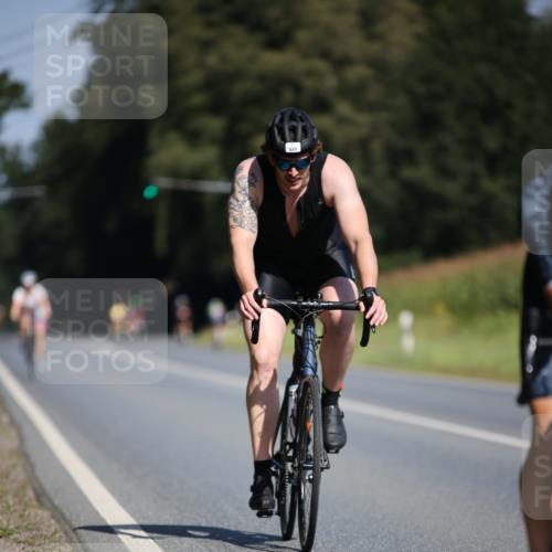 01.09.2024 - 17. Tribühne Triathlon H.Heesch http://msf.ph/oto/6946471 01.09.2024 11:53:03 Radfahren 473, 482, 483, 486, 514, 529, 584, 704 meine-sportfotos.de