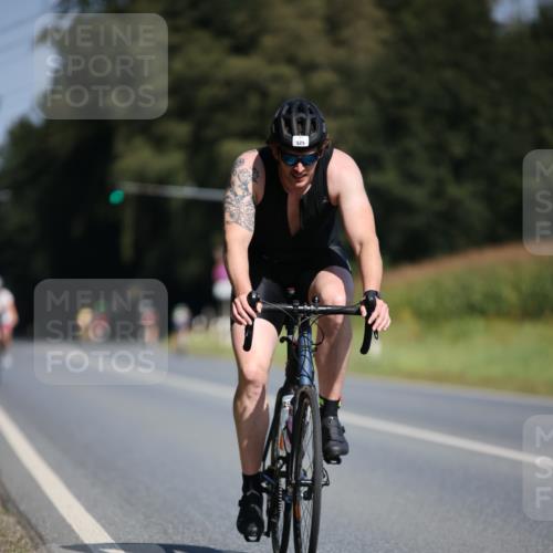01.09.2024 - 17. Tribühne Triathlon H.Heesch http://msf.ph/oto/6946478 01.09.2024 11:53:03 Radfahren 473, 482, 483, 486, 514, 529, 584, 704 meine-sportfotos.de