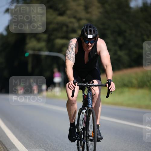 01.09.2024 - 17. Tribühne Triathlon H.Heesch http://msf.ph/oto/6946484 01.09.2024 11:53:03 Radfahren 473, 482, 483, 486, 514, 529, 584, 704 meine-sportfotos.de