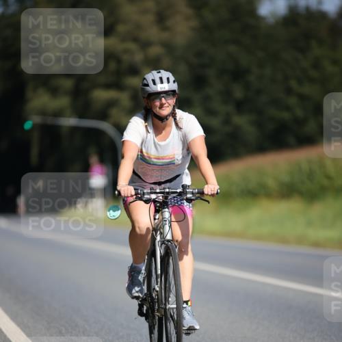 01.09.2024 - 17. Tribühne Triathlon H.Heesch http://msf.ph/oto/6946497 01.09.2024 11:53:12 Radfahren 473, 482, 514, 543, 584 meine-sportfotos.de