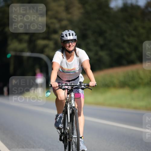01.09.2024 - 17. Tribühne Triathlon H.Heesch http://msf.ph/oto/6946501 01.09.2024 11:53:12 Radfahren 473, 482, 514, 543, 584 meine-sportfotos.de