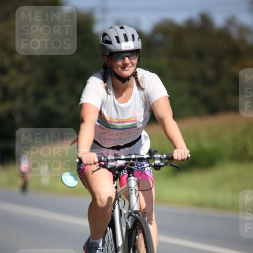 01.09.2024 - 17. Tribühne Triathlon H.Heesch http://msf.ph/oto/6946532 01.09.2024 11:53:12 Radfahren 473, 482, 514, 543, 584 meine-sportfotos.de