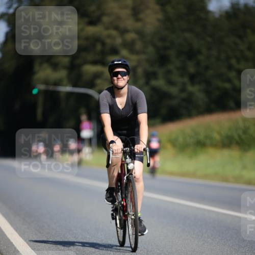 01.09.2024 - 17. Tribühne Triathlon H.Heesch http://msf.ph/oto/6946545 01.09.2024 11:53:26 Radfahren 538, 573, 589, 670, 693 meine-sportfotos.de