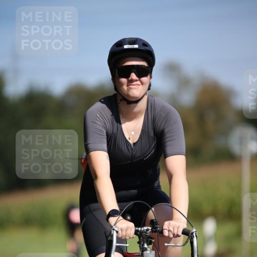 01.09.2024 - 17. Tribühne Triathlon H.Heesch http://msf.ph/oto/6946607 01.09.2024 11:53:28 Radfahren 401, 538, 573, 589, 608, 693 meine-sportfotos.de