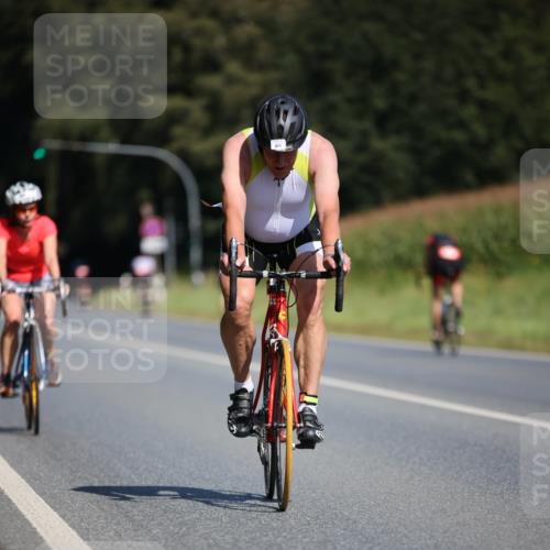 01.09.2024 - 17. Tribühne Triathlon H.Heesch http://msf.ph/oto/6946634 01.09.2024 11:53:37 Radfahren 398, 401, 501, 608, 693 meine-sportfotos.de