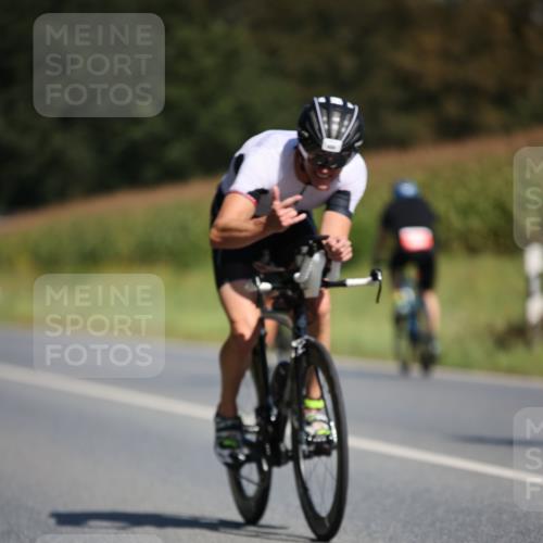 01.09.2024 - 17. Tribühne Triathlon H.Heesch http://msf.ph/oto/6946725 01.09.2024 11:53:57 Radfahren 488, 550, 579, 663, 673 meine-sportfotos.de