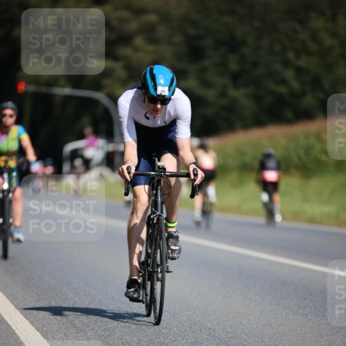 01.09.2024 - 17. Tribühne Triathlon H.Heesch http://msf.ph/oto/6946761 01.09.2024 11:54:12 Radfahren 475, 508, 527, 556, 621, 671, 691, 706 meine-sportfotos.de