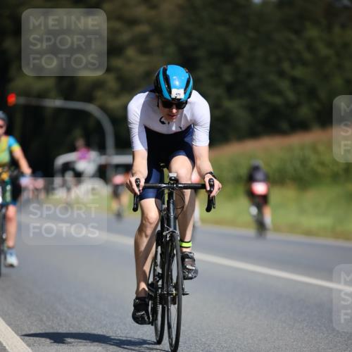 01.09.2024 - 17. Tribühne Triathlon H.Heesch http://msf.ph/oto/6946767 01.09.2024 11:54:12 Radfahren 475, 508, 527, 556, 621, 671, 691, 706 meine-sportfotos.de