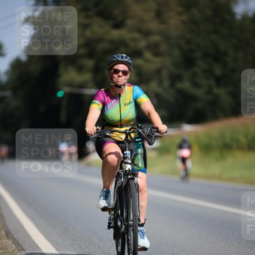 01.09.2024 - 17. Tribühne Triathlon H.Heesch http://msf.ph/oto/6946776 01.09.2024 11:54:13 Radfahren 475, 508, 527, 556, 621, 691, 706 meine-sportfotos.de