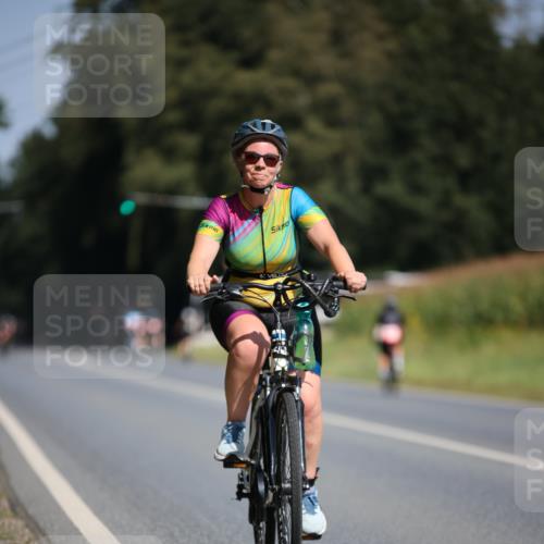 01.09.2024 - 17. Tribühne Triathlon H.Heesch http://msf.ph/oto/6946780 01.09.2024 11:54:14 Radfahren 475, 508, 527, 556, 611, 621, 691 meine-sportfotos.de
