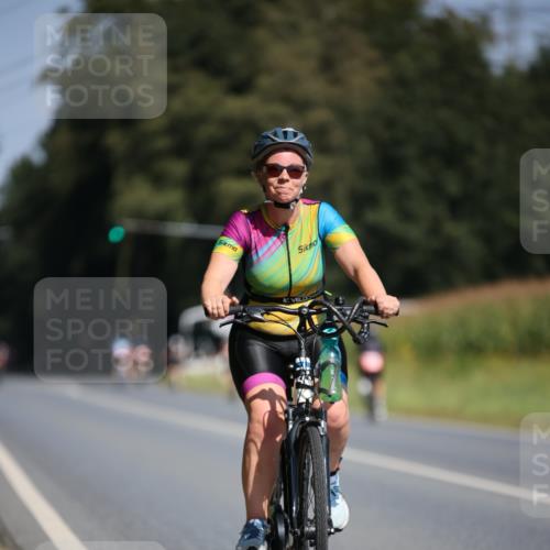 01.09.2024 - 17. Tribühne Triathlon H.Heesch http://msf.ph/oto/6946791 01.09.2024 11:54:14 Radfahren 475, 508, 527, 556, 611, 621, 691 meine-sportfotos.de