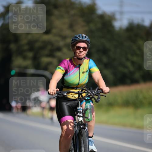 01.09.2024 - 17. Tribühne Triathlon H.Heesch http://msf.ph/oto/6946801 01.09.2024 11:54:14 Radfahren 475, 508, 527, 556, 611, 621, 691 meine-sportfotos.de
