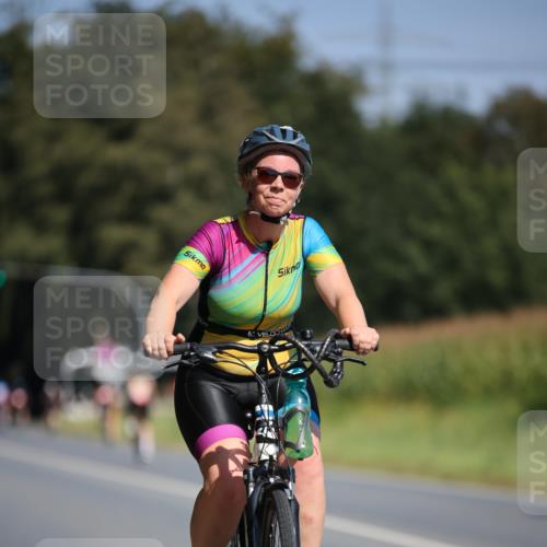 01.09.2024 - 17. Tribühne Triathlon H.Heesch http://msf.ph/oto/6946807 01.09.2024 11:54:14 Radfahren 475, 508, 527, 556, 611, 621, 691 meine-sportfotos.de