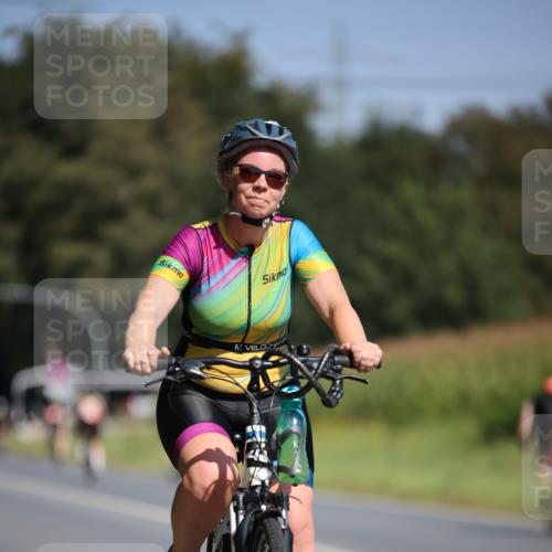 01.09.2024 - 17. Tribühne Triathlon H.Heesch http://msf.ph/oto/6946811 01.09.2024 11:54:14 Radfahren 475, 508, 527, 556, 611, 621, 691 meine-sportfotos.de