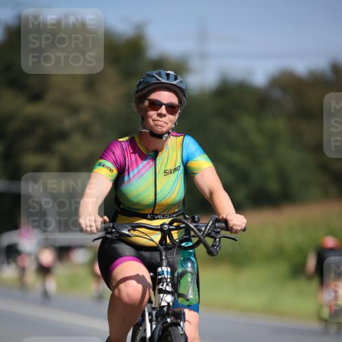 01.09.2024 - 17. Tribühne Triathlon H.Heesch http://msf.ph/oto/6946814 01.09.2024 11:54:14 Radfahren 475, 508, 527, 556, 611, 621, 691 meine-sportfotos.de