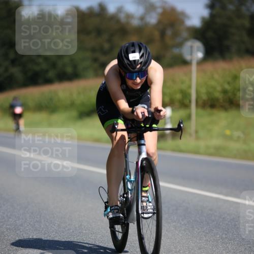 01.09.2024 - 17. Tribühne Triathlon H.Heesch http://msf.ph/oto/6947003 01.09.2024 11:56:08 Radfahren 449, 455, 496, 546 meine-sportfotos.de