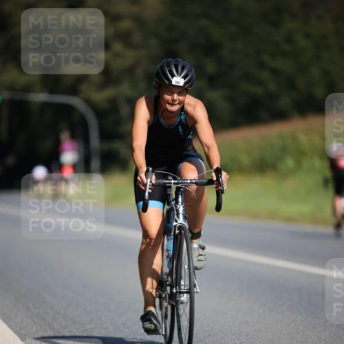 01.09.2024 - 17. Tribühne Triathlon H.Heesch http://msf.ph/oto/6947102 01.09.2024 11:56:33 Radfahren 450, 504, 521, 536, 553, 650 meine-sportfotos.de