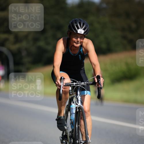 01.09.2024 - 17. Tribühne Triathlon H.Heesch http://msf.ph/oto/6947115 01.09.2024 11:56:34 Radfahren 450, 504, 521, 553, 650 meine-sportfotos.de
