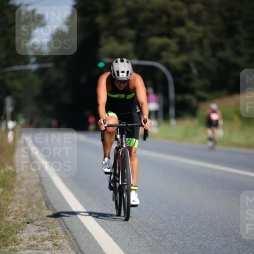 01.09.2024 - 17. Tribühne Triathlon H.Heesch http://msf.ph/oto/6947128 01.09.2024 11:56:46 Radfahren 460, 509, 570, 590, 635, 637 meine-sportfotos.de