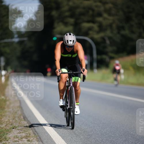 01.09.2024 - 17. Tribühne Triathlon H.Heesch http://msf.ph/oto/6947134 01.09.2024 11:56:46 Radfahren 460, 509, 570, 590, 635, 637 meine-sportfotos.de