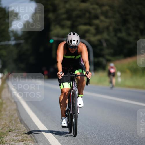 01.09.2024 - 17. Tribühne Triathlon H.Heesch http://msf.ph/oto/6947144 01.09.2024 11:56:46 Radfahren 460, 509, 570, 590, 635, 637 meine-sportfotos.de