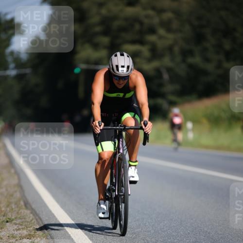 01.09.2024 - 17. Tribühne Triathlon H.Heesch http://msf.ph/oto/6947147 01.09.2024 11:56:46 Radfahren 460, 509, 570, 590, 635, 637 meine-sportfotos.de