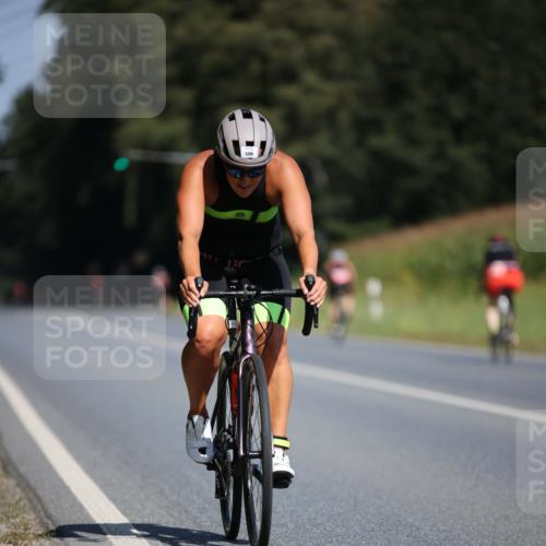 01.09.2024 - 17. Tribühne Triathlon H.Heesch http://msf.ph/oto/6947153 01.09.2024 11:56:46 Radfahren 460, 509, 570, 590, 635, 637 meine-sportfotos.de