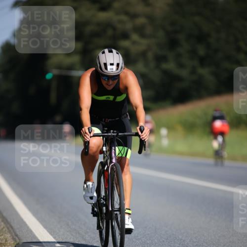 01.09.2024 - 17. Tribühne Triathlon H.Heesch http://msf.ph/oto/6947156 01.09.2024 11:56:46 Radfahren 460, 509, 570, 590, 635, 637 meine-sportfotos.de