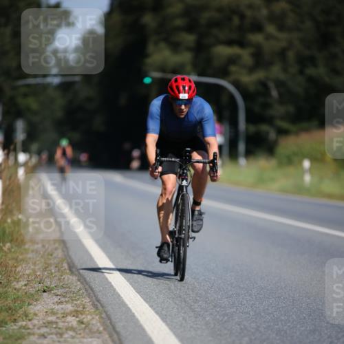01.09.2024 - 17. Tribühne Triathlon H.Heesch http://msf.ph/oto/6947231 01.09.2024 11:57:12 Radfahren 479, 480, 487, 593, 625, 642, 647 meine-sportfotos.de
