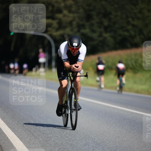 01.09.2024 - 17. Tribühne Triathlon H.Heesch http://msf.ph/oto/6947328 01.09.2024 11:57:42 Radfahren 481, 485, 557, 586, 607, 636, 651, 690, 708 meine-sportfotos.de