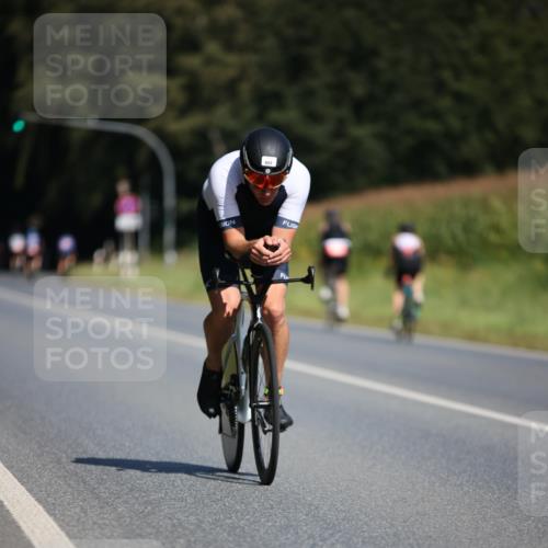 01.09.2024 - 17. Tribühne Triathlon H.Heesch http://msf.ph/oto/6947330 01.09.2024 11:57:42 Radfahren 481, 485, 557, 586, 607, 636, 651, 690, 708 meine-sportfotos.de
