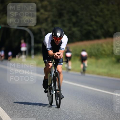 01.09.2024 - 17. Tribühne Triathlon H.Heesch http://msf.ph/oto/6947333 01.09.2024 11:57:42 Radfahren 481, 485, 557, 586, 607, 636, 651, 690, 708 meine-sportfotos.de