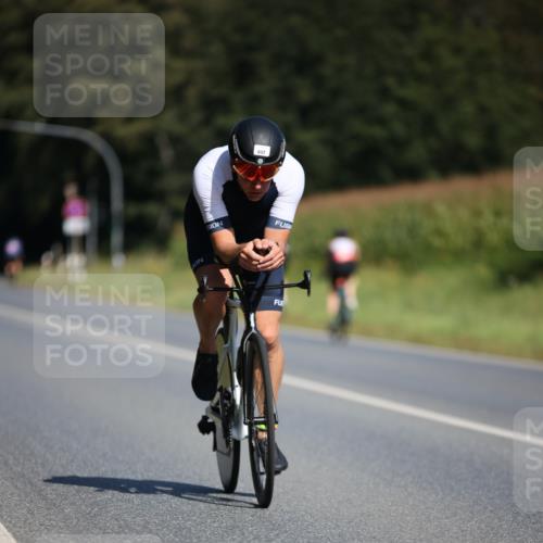01.09.2024 - 17. Tribühne Triathlon H.Heesch http://msf.ph/oto/6947336 01.09.2024 11:57:42 Radfahren 481, 485, 557, 586, 607, 636, 651, 690, 708 meine-sportfotos.de