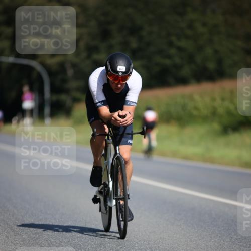 01.09.2024 - 17. Tribühne Triathlon H.Heesch http://msf.ph/oto/6947339 01.09.2024 11:57:42 Radfahren 481, 485, 557, 586, 607, 636, 651, 690, 708 meine-sportfotos.de