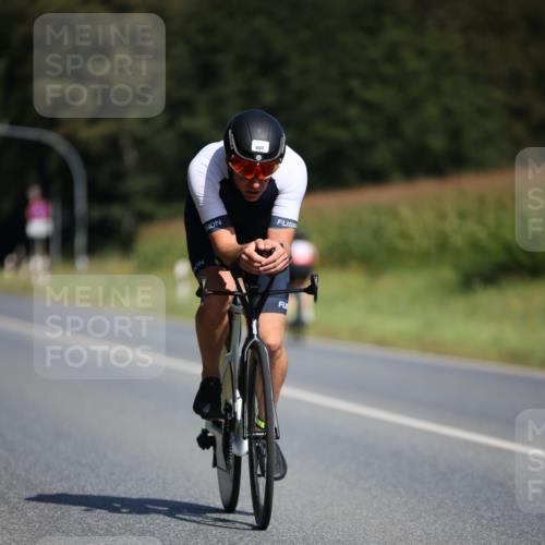 01.09.2024 - 17. Tribühne Triathlon H.Heesch http://msf.ph/oto/6947342 01.09.2024 11:57:42 Radfahren 481, 485, 557, 586, 607, 636, 651, 690, 708 meine-sportfotos.de