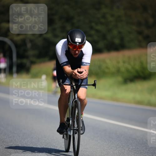 01.09.2024 - 17. Tribühne Triathlon H.Heesch http://msf.ph/oto/6947344 01.09.2024 11:57:42 Radfahren 481, 485, 557, 586, 607, 636, 651, 690, 708 meine-sportfotos.de