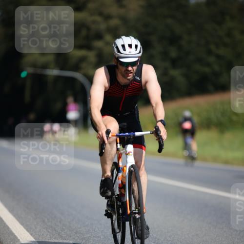01.09.2024 - 17. Tribühne Triathlon H.Heesch http://msf.ph/oto/6947395 01.09.2024 11:57:52 Radfahren 465, 481, 485, 557, 586, 644, 696, 712 meine-sportfotos.de