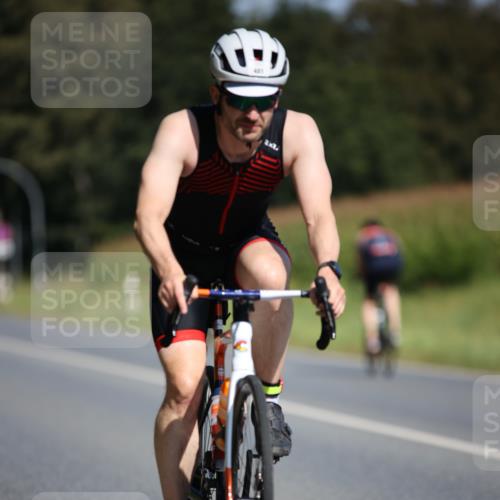 01.09.2024 - 17. Tribühne Triathlon H.Heesch http://msf.ph/oto/6947406 01.09.2024 11:57:52 Radfahren 465, 481, 485, 557, 586, 644, 696, 712 meine-sportfotos.de