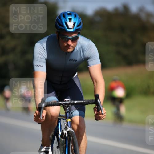 01.09.2024 - 17. Tribühne Triathlon H.Heesch http://msf.ph/oto/6947460 01.09.2024 11:58:00 Radfahren 452, 463, 465, 711, 712 meine-sportfotos.de