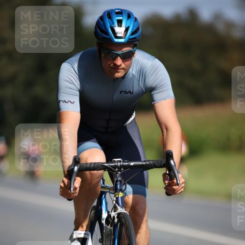 01.09.2024 - 17. Tribühne Triathlon H.Heesch http://msf.ph/oto/6947464 01.09.2024 11:58:00 Radfahren 452, 463, 465, 711, 712 meine-sportfotos.de
