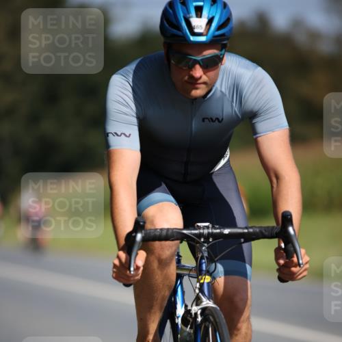 01.09.2024 - 17. Tribühne Triathlon H.Heesch http://msf.ph/oto/6947468 01.09.2024 11:58:00 Radfahren 452, 463, 465, 711, 712 meine-sportfotos.de