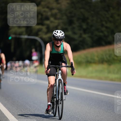 01.09.2024 - 17. Tribühne Triathlon H.Heesch http://msf.ph/oto/6947478 01.09.2024 11:58:08 Radfahren 452, 463, 511, 572, 578, 676, 677, 711 meine-sportfotos.de