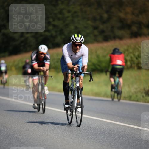 01.09.2024 - 17. Tribühne Triathlon H.Heesch http://msf.ph/oto/6947573 01.09.2024 11:58:39 Radfahren 360, 451, 491, 524, 525, 569, 577, 580, 591, 629 meine-sportfotos.de