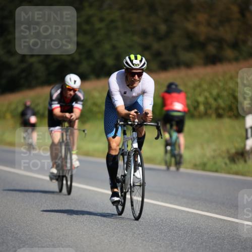 01.09.2024 - 17. Tribühne Triathlon H.Heesch http://msf.ph/oto/6947580 01.09.2024 11:58:39 Radfahren 360, 451, 491, 524, 525, 569, 577, 580, 591, 629 meine-sportfotos.de