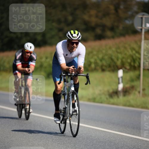 01.09.2024 - 17. Tribühne Triathlon H.Heesch http://msf.ph/oto/6947586 01.09.2024 11:58:39 Radfahren 360, 451, 491, 524, 525, 569, 577, 580, 591, 629 meine-sportfotos.de