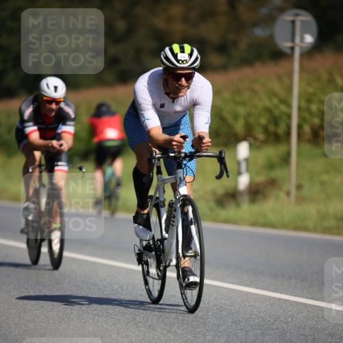 01.09.2024 - 17. Tribühne Triathlon H.Heesch http://msf.ph/oto/6947593 01.09.2024 11:58:39 Radfahren 360, 451, 491, 524, 525, 569, 577, 580, 591, 629 meine-sportfotos.de