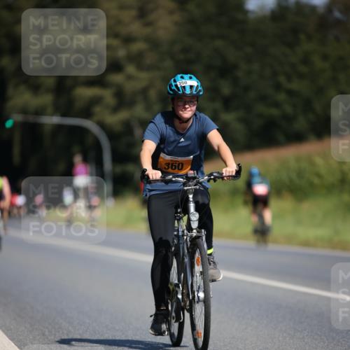 01.09.2024 - 17. Tribühne Triathlon H.Heesch http://msf.ph/oto/6947623 01.09.2024 11:58:44 Radfahren 360, 451, 491, 512, 513, 569, 577, 580, 591, 597 meine-sportfotos.de